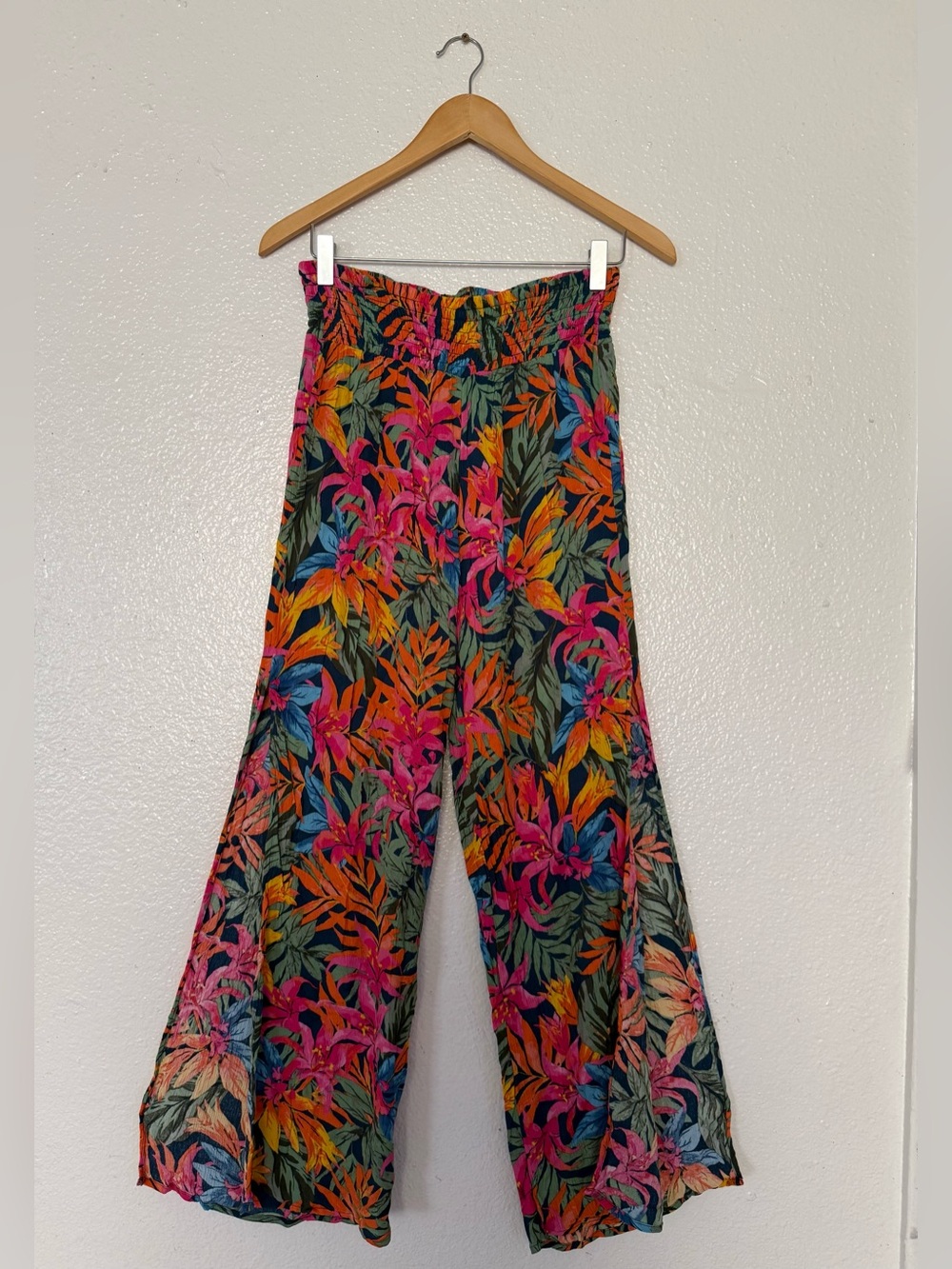 Shade & Shore Tropical-Leaf Wide Leg Pants in Pink women’s size XS